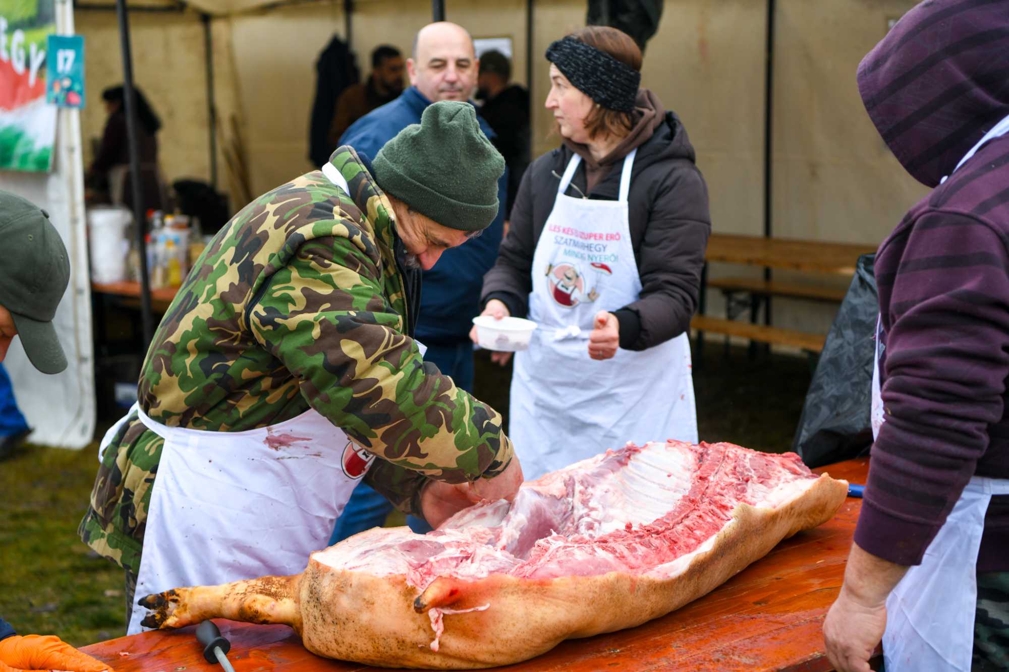 Jó hangulatban telt a Böllérverseny. | A szerző felvételei