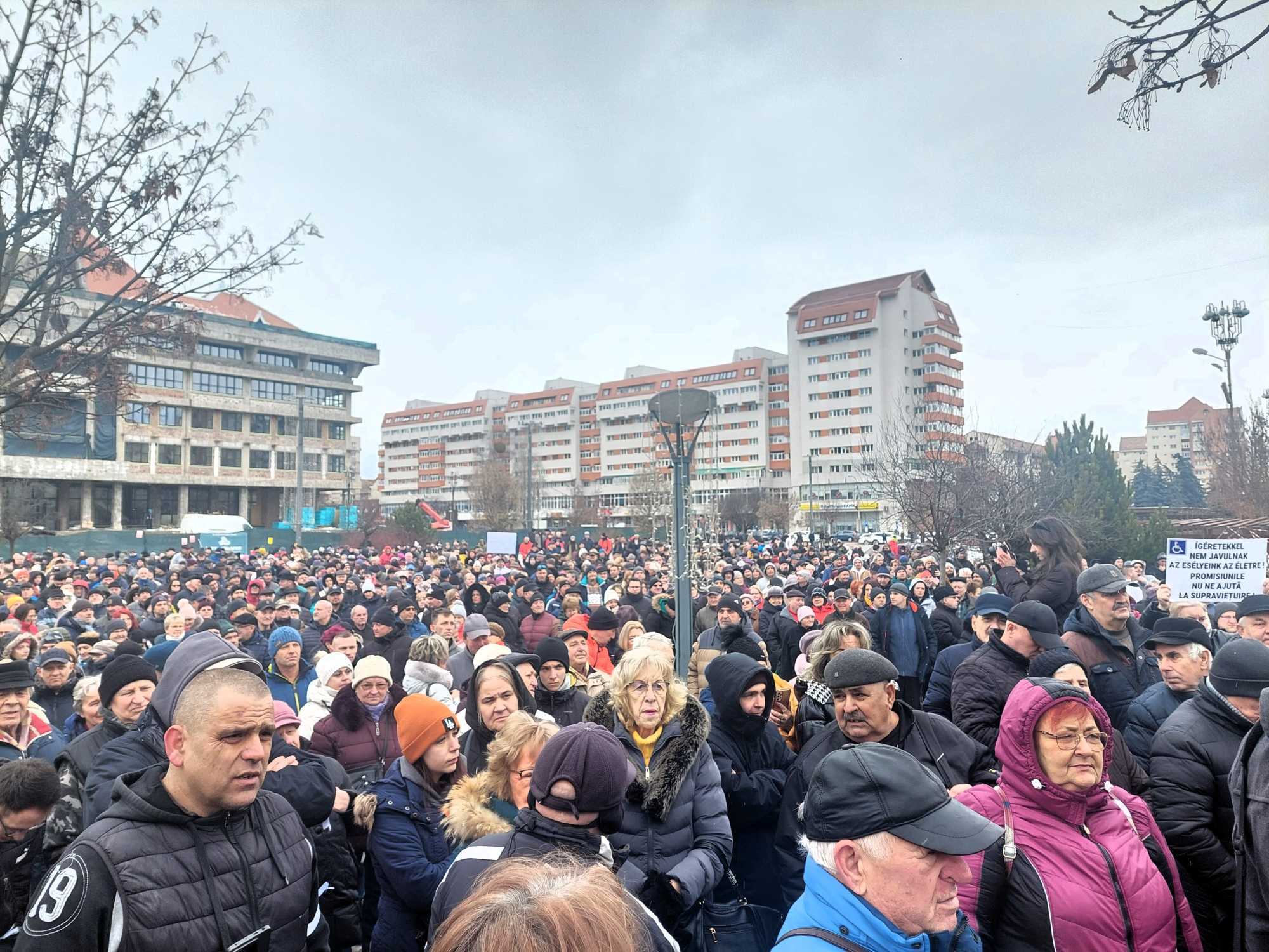 A csendőrség mintegy kétezerre becsülte a tiltakozók számát. | Fotók: Farkas Endre
