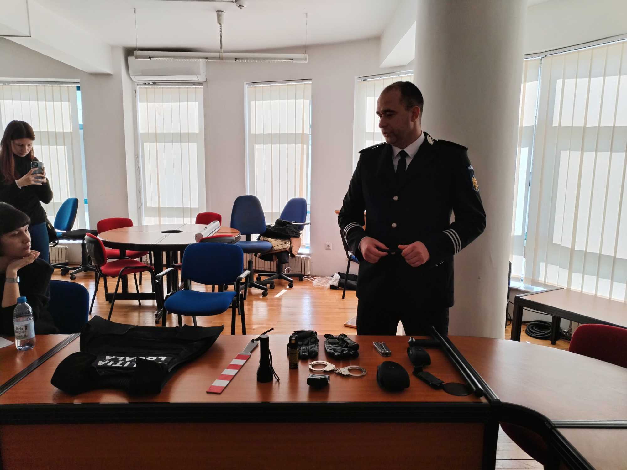 Minimális felszerelés. Fegyvereket szereznének be.