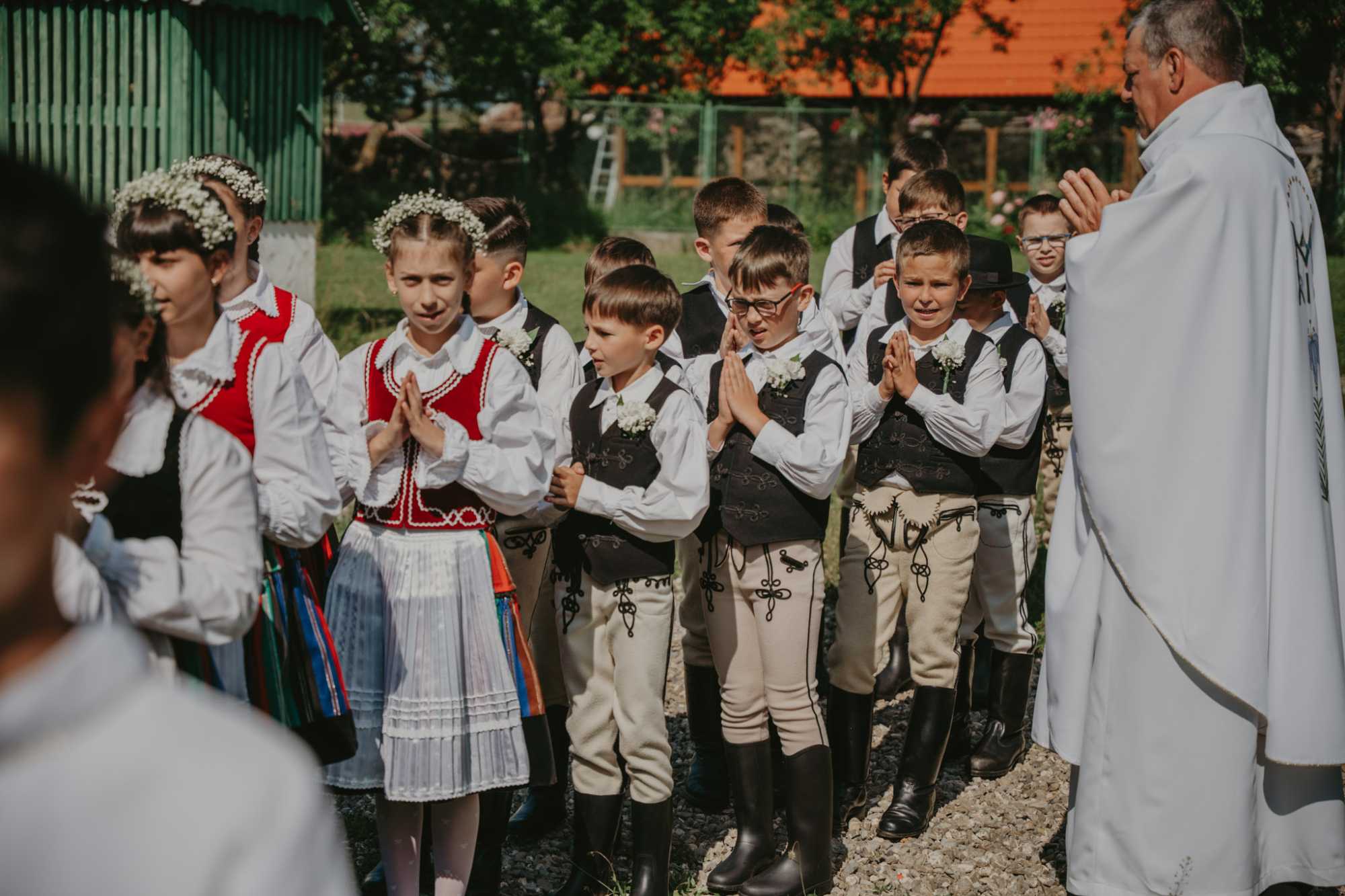 Elsőáldozók érkezése Csíkszenttamáson. | Fotók: Teutsch Tamás