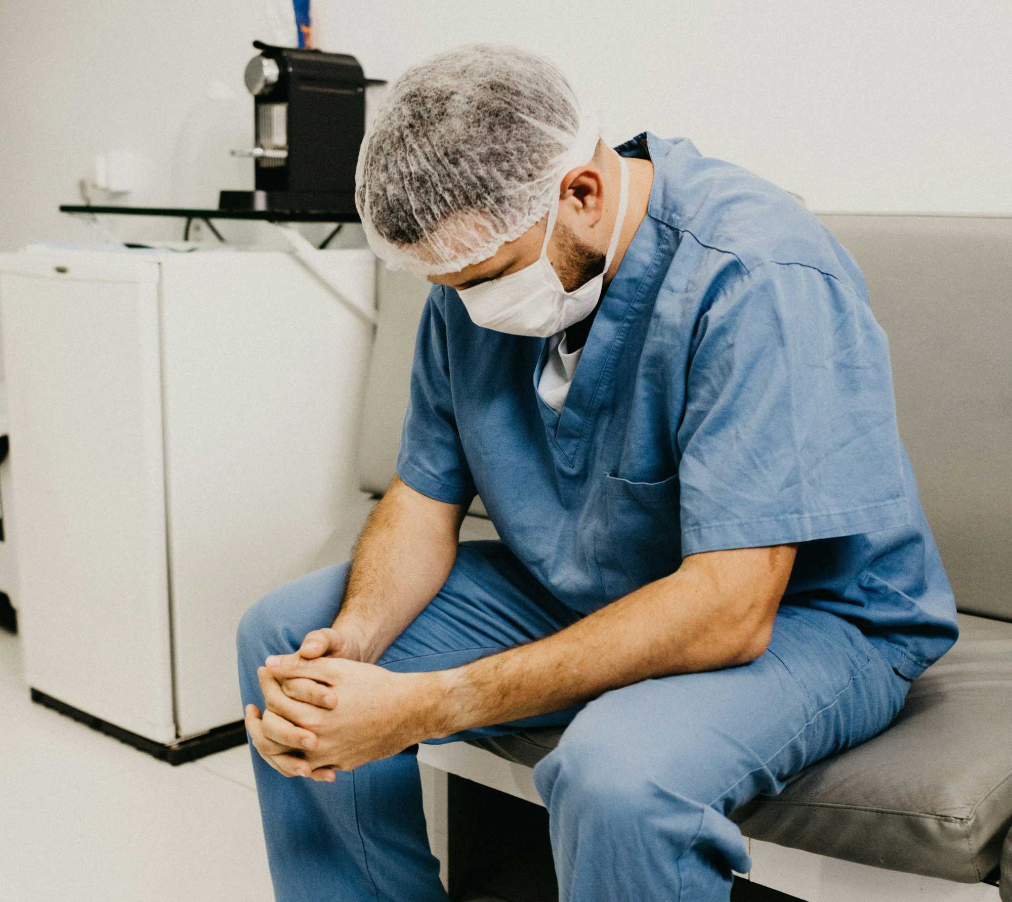 A kiégés helyett a munka és magánélet egyensúlyát várják el a fiatal orvosok.