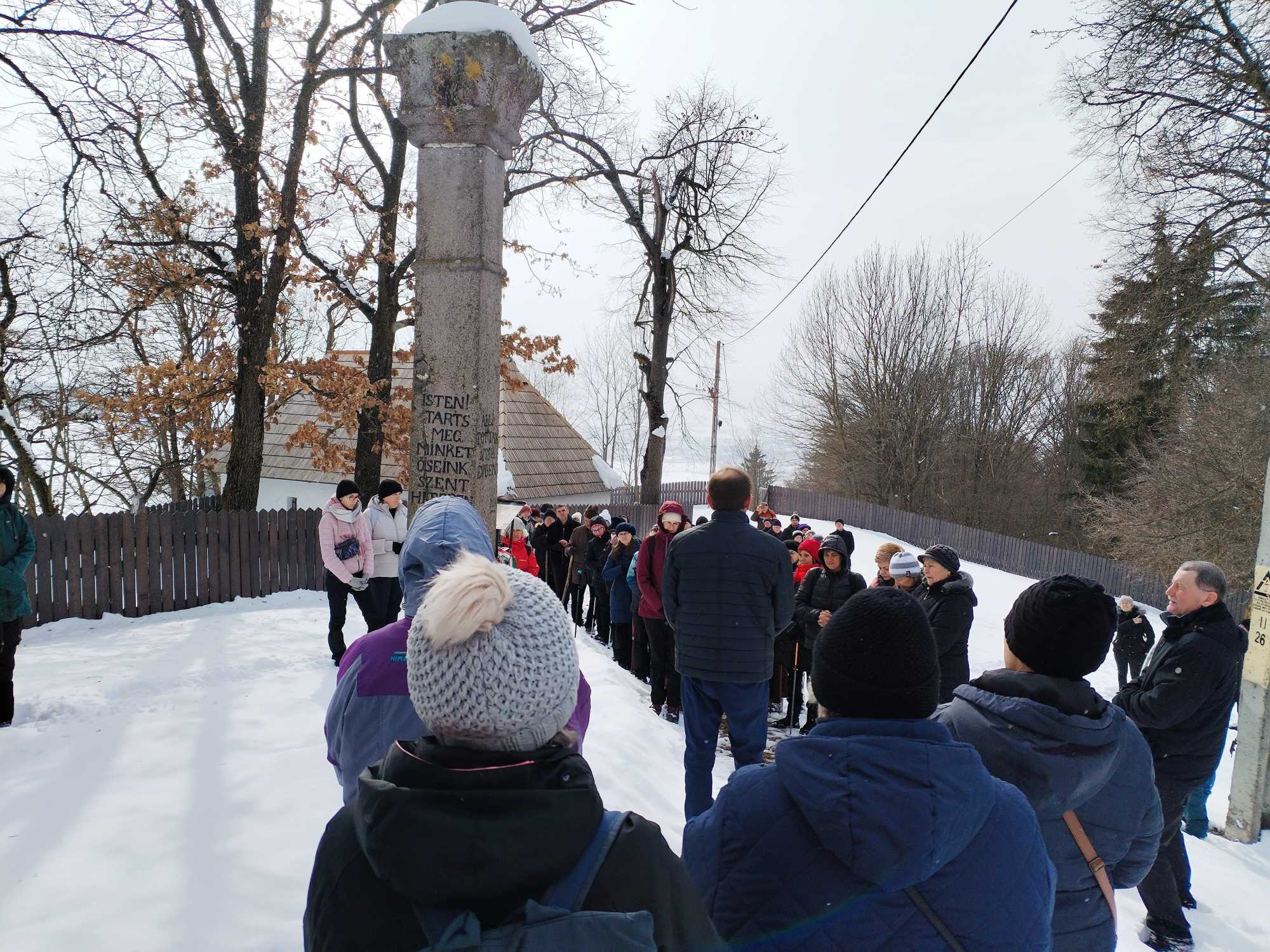 Papi áldás a Salvator kápolnánál.