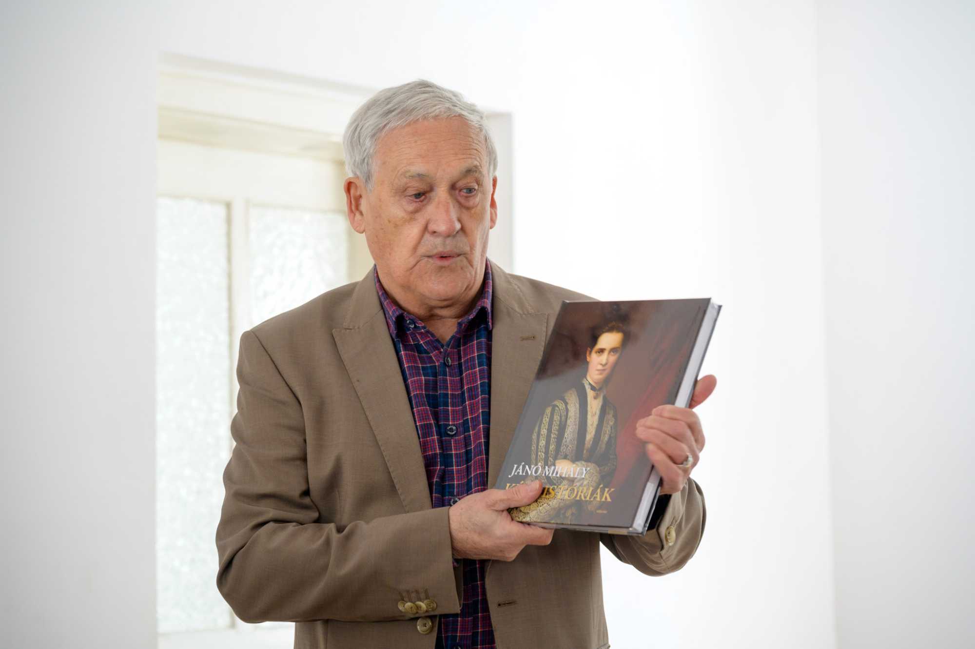 A Képhistóriák című könyv bemutatása közben Jánó Mihály | Fotó: Vargyasi Levente