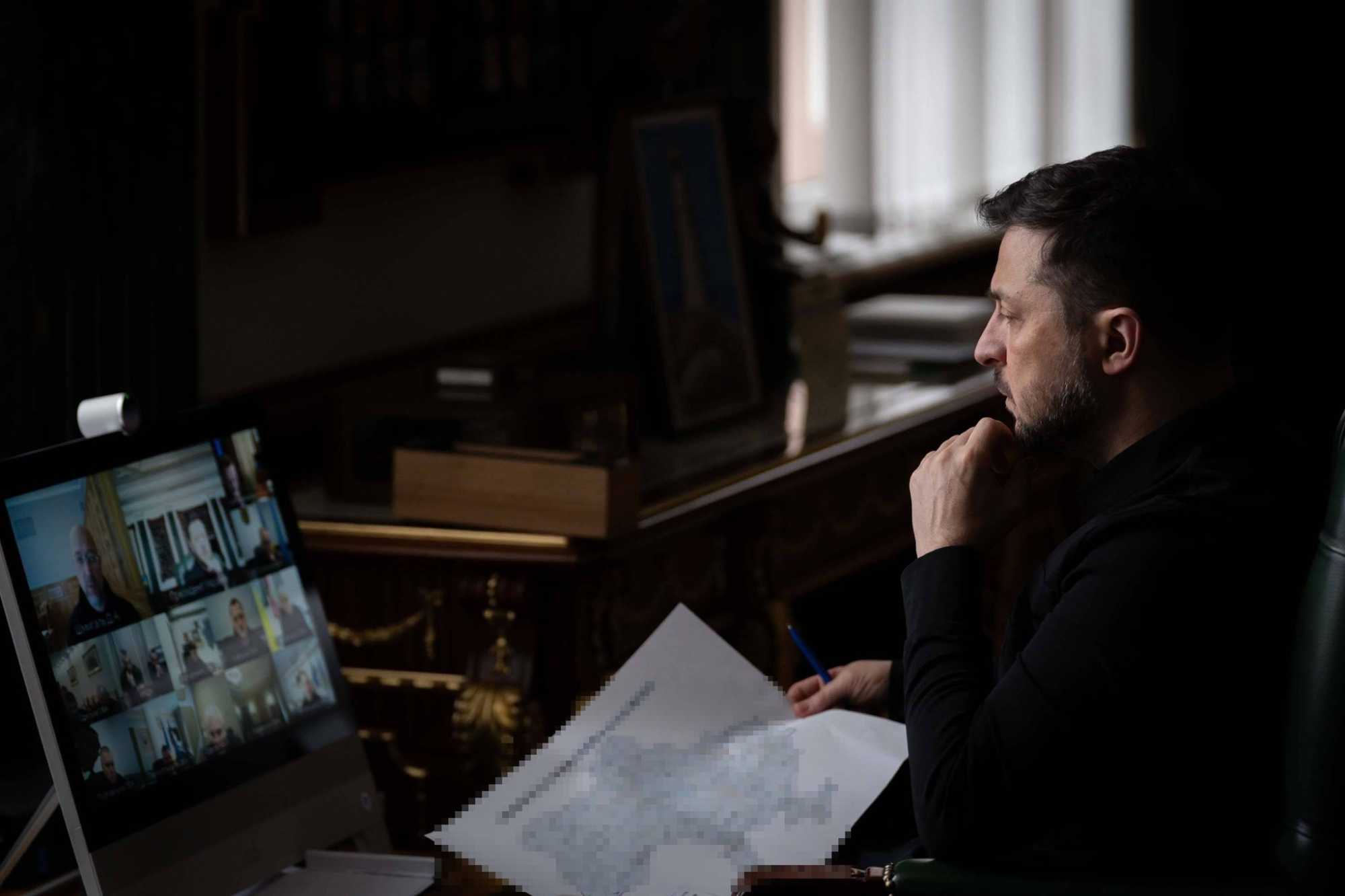 Zelenszkij szerint négyévnyi ellenállás után, csak a méltó lezárást fogadhatják el. 