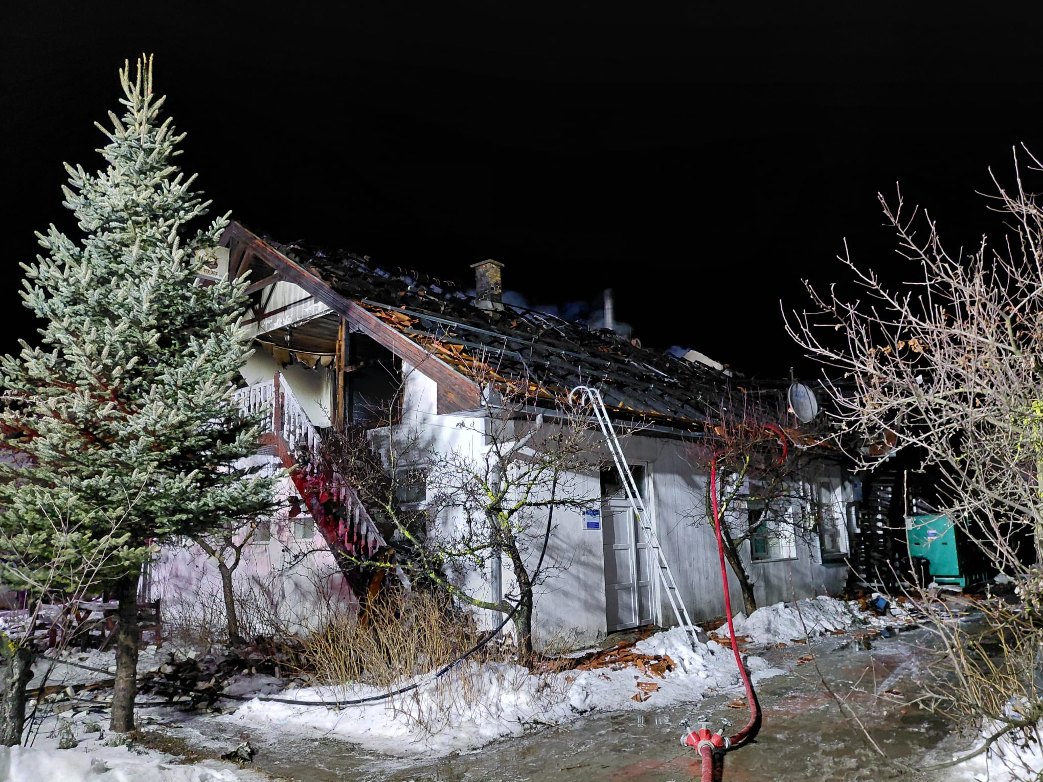 Teljesen leégett a pékség tetőszerkezete. | Fotó: ISU Harghita