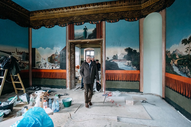 Közel negyven falképet tártak fel