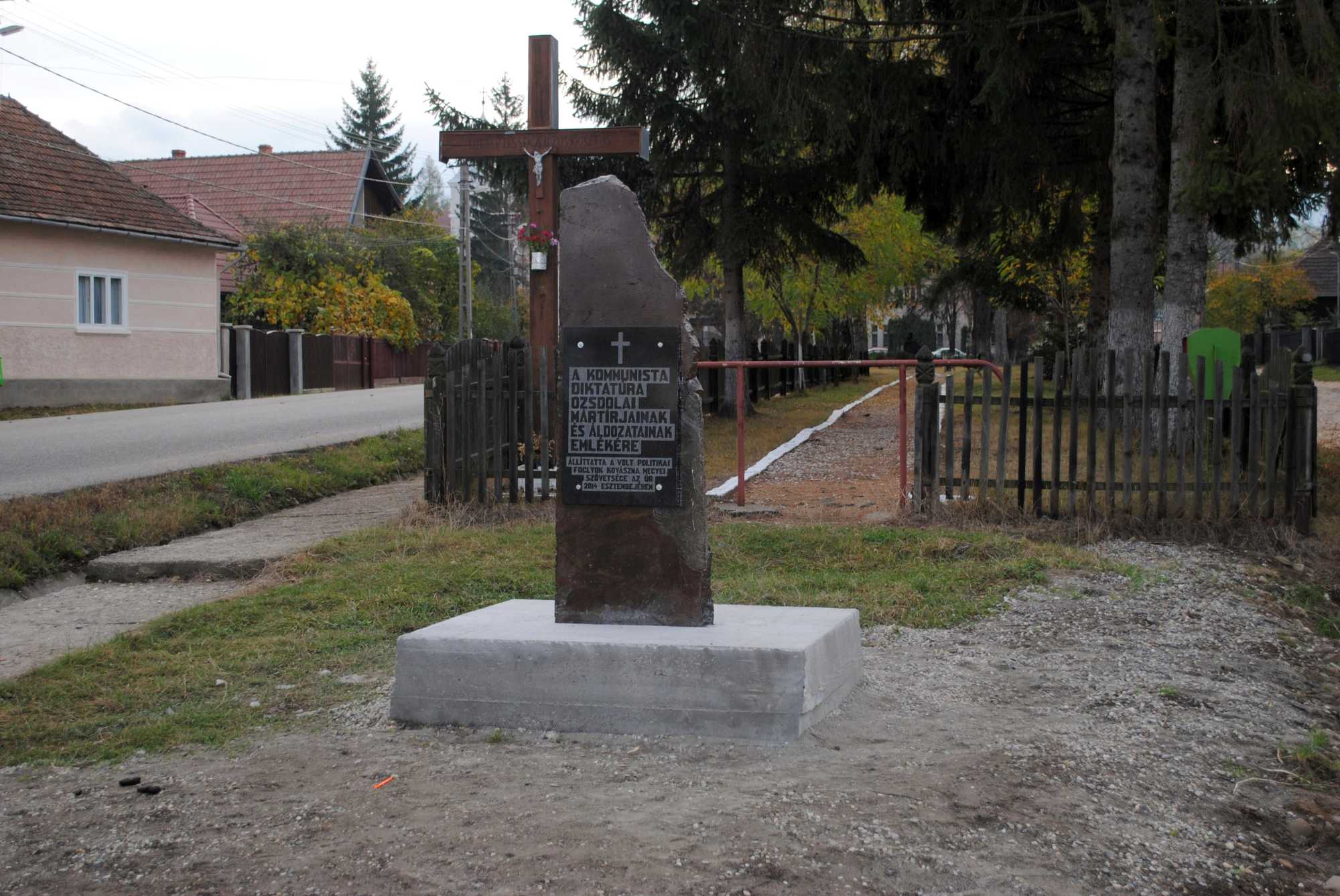 Az áldozatokra emlékeztek.