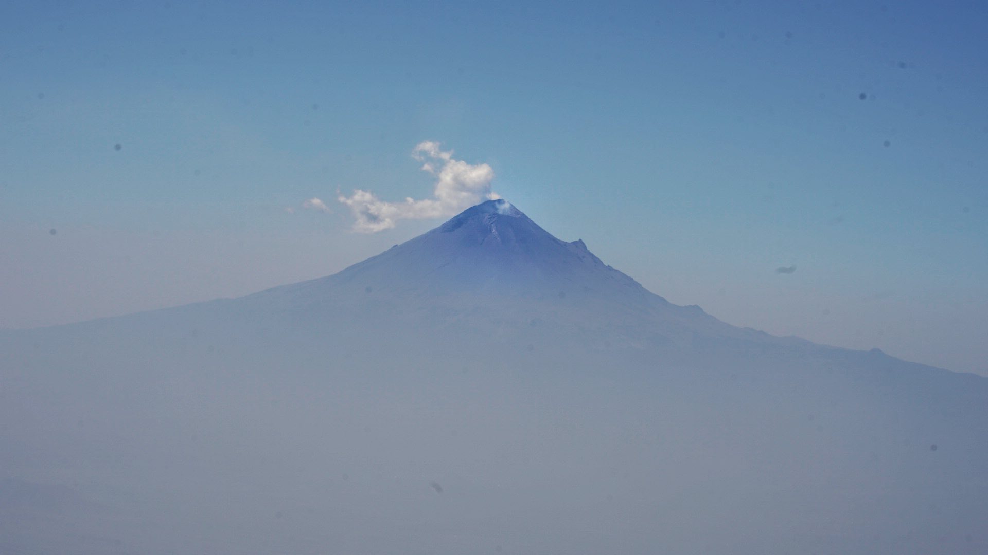 Fennséges látványt nyújtanak a mexikói vulkáni vidék csúcsai.