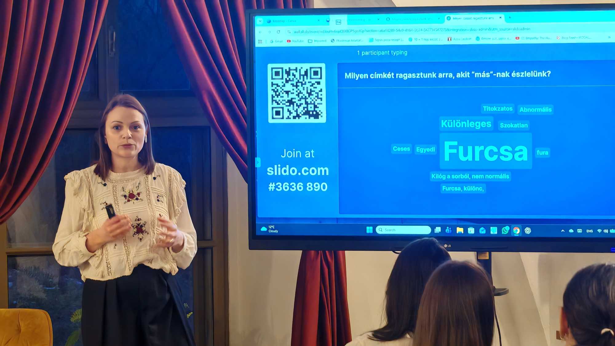 Az előadás egy rész interaktív volt