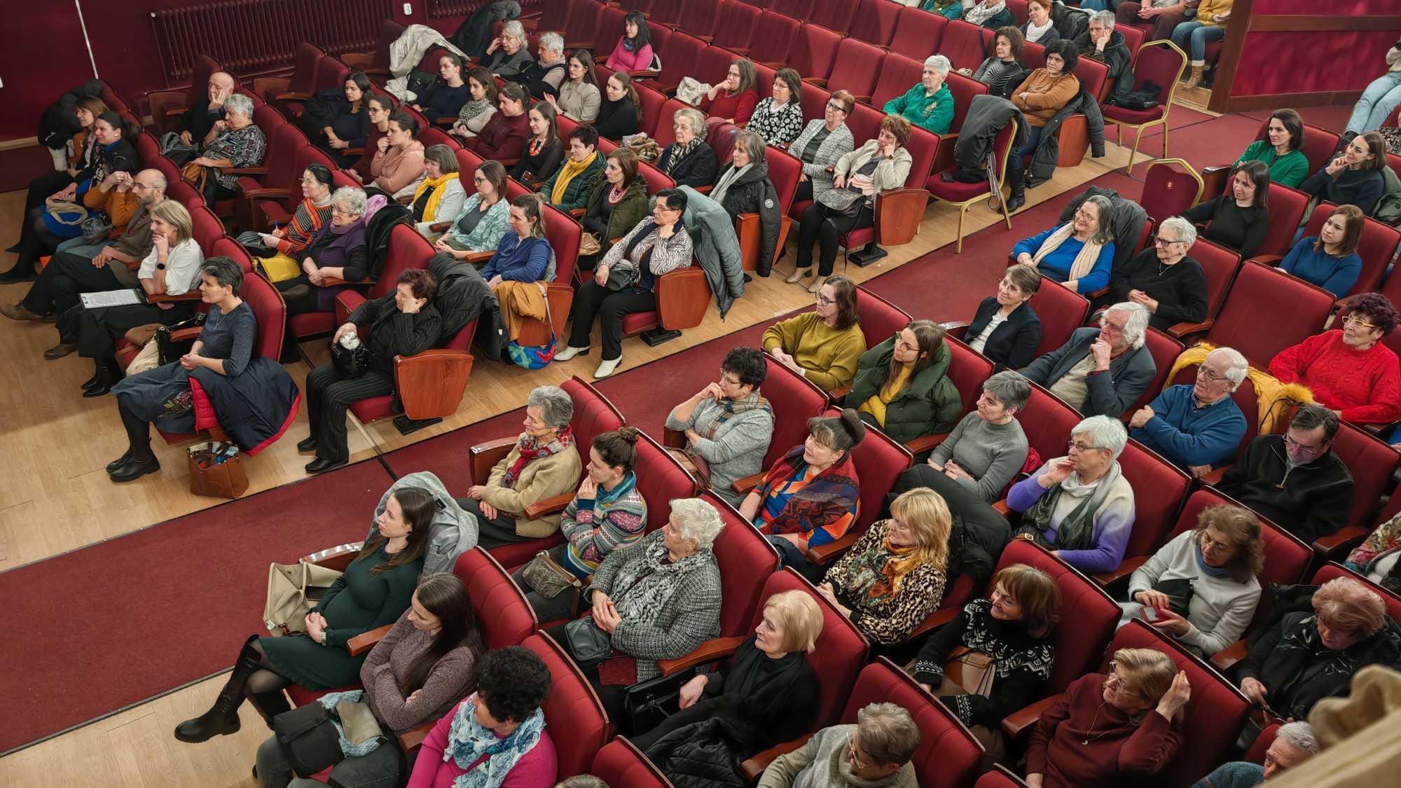 Sokakat érdekelt az előadás.