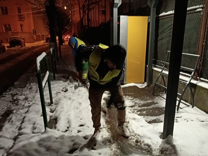 A buszmegállókat a köztisztasági szolgáltató takarítja | Fotó: Sylevy Cleaning