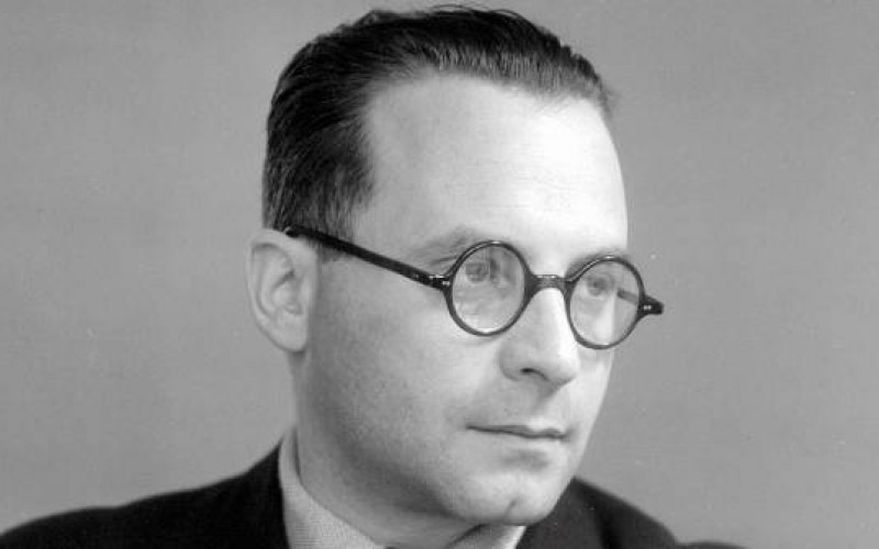 125 éve született Szerb Antal. | Forrás: Litera