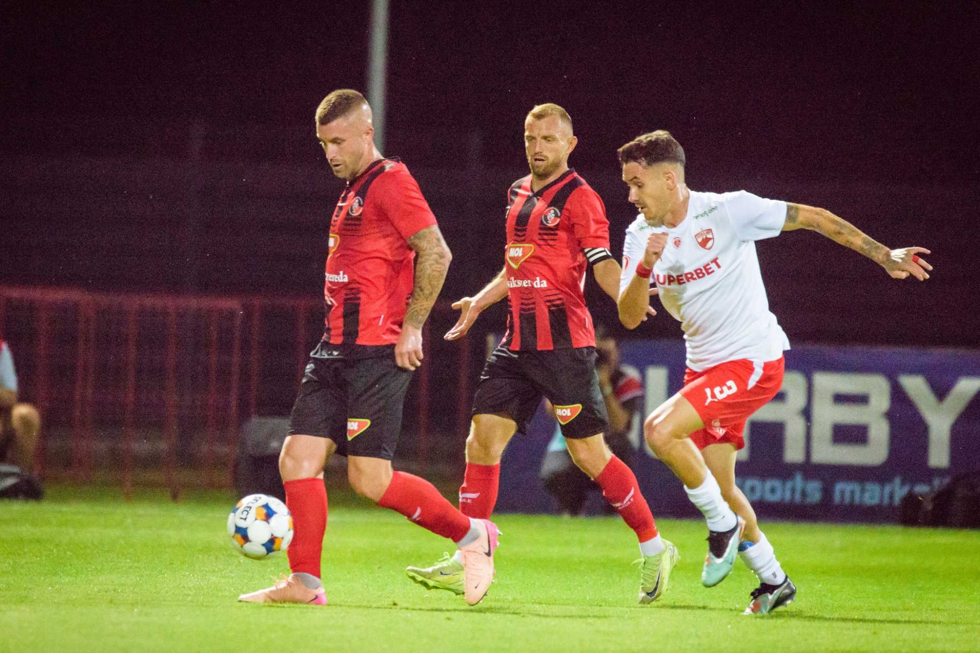 Kelemen Dávid (balra) csupán négy élvonalbeli meccsen kapott lehetőséget. | Fotó: FK Csíkszereda