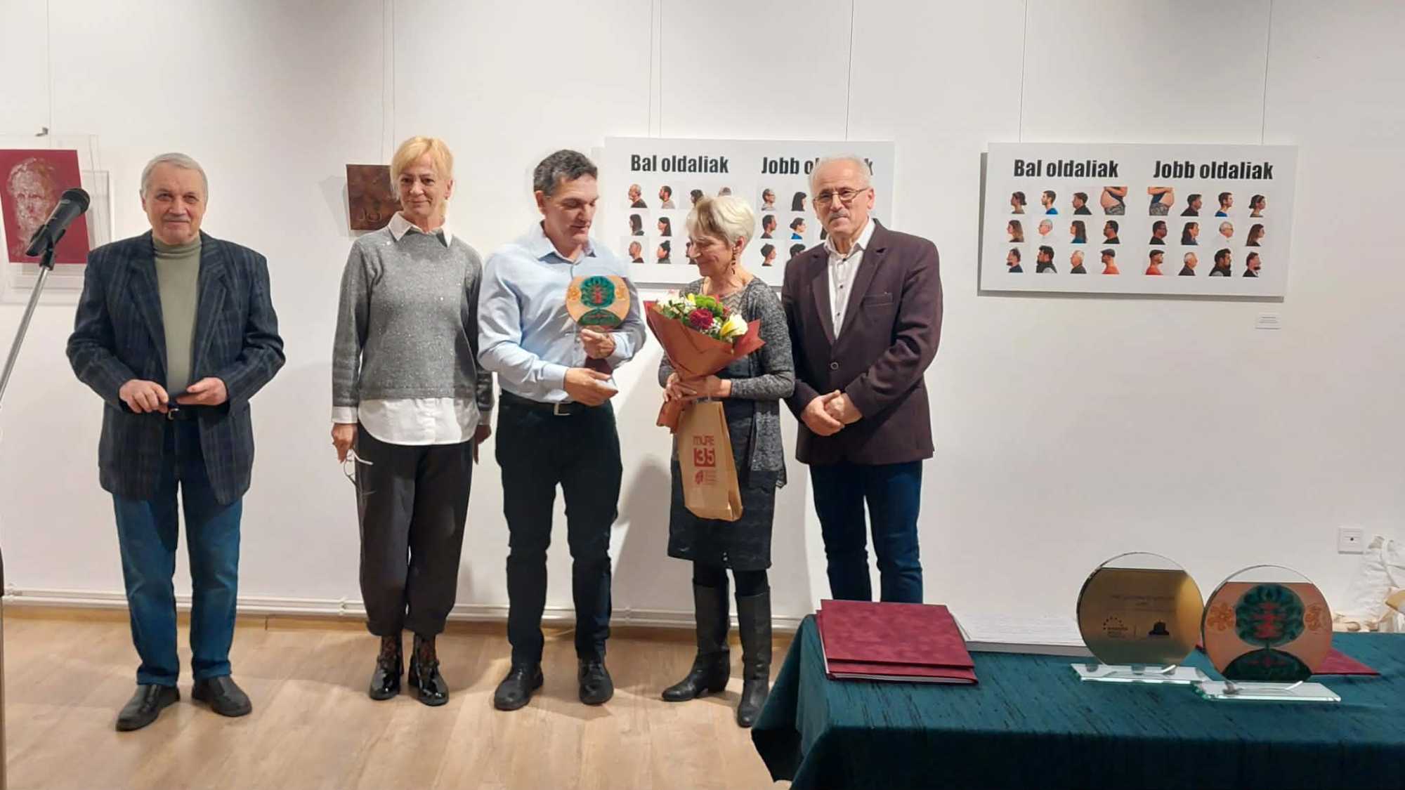 A Gyergyószárhegyi Kulturális és Művészeti Központ Pro Cultura et Arte díját vehette át csütörtökön Farkas Endre, a Maszol munkatársa | Fotó: Maszol