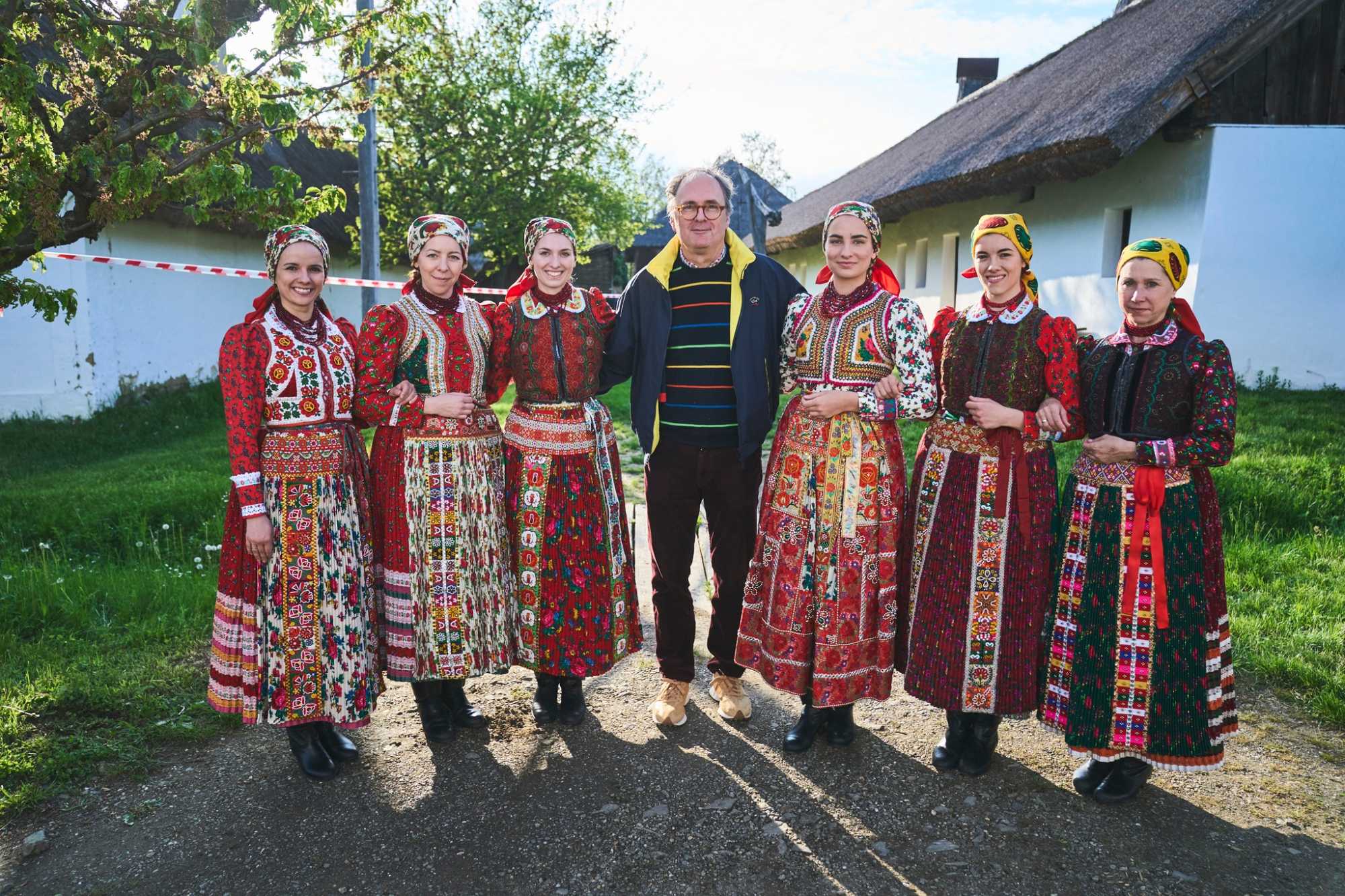 Káel Csaba Törőcsik Franciskával és további szereplőkkel | Fotó: Agnus Rádió 
