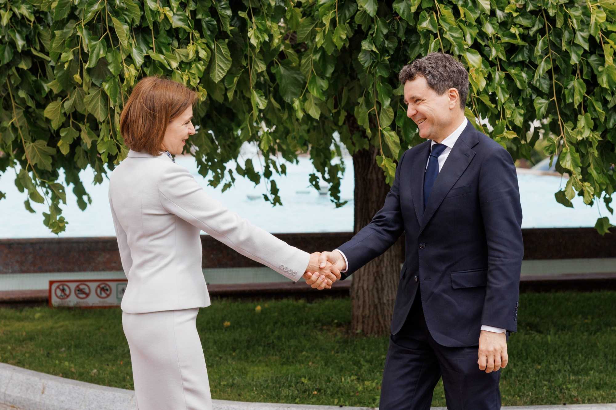 A moldovai és a román elnök. Jóbarátok Fotó: Maia Sandu Facebook oldala