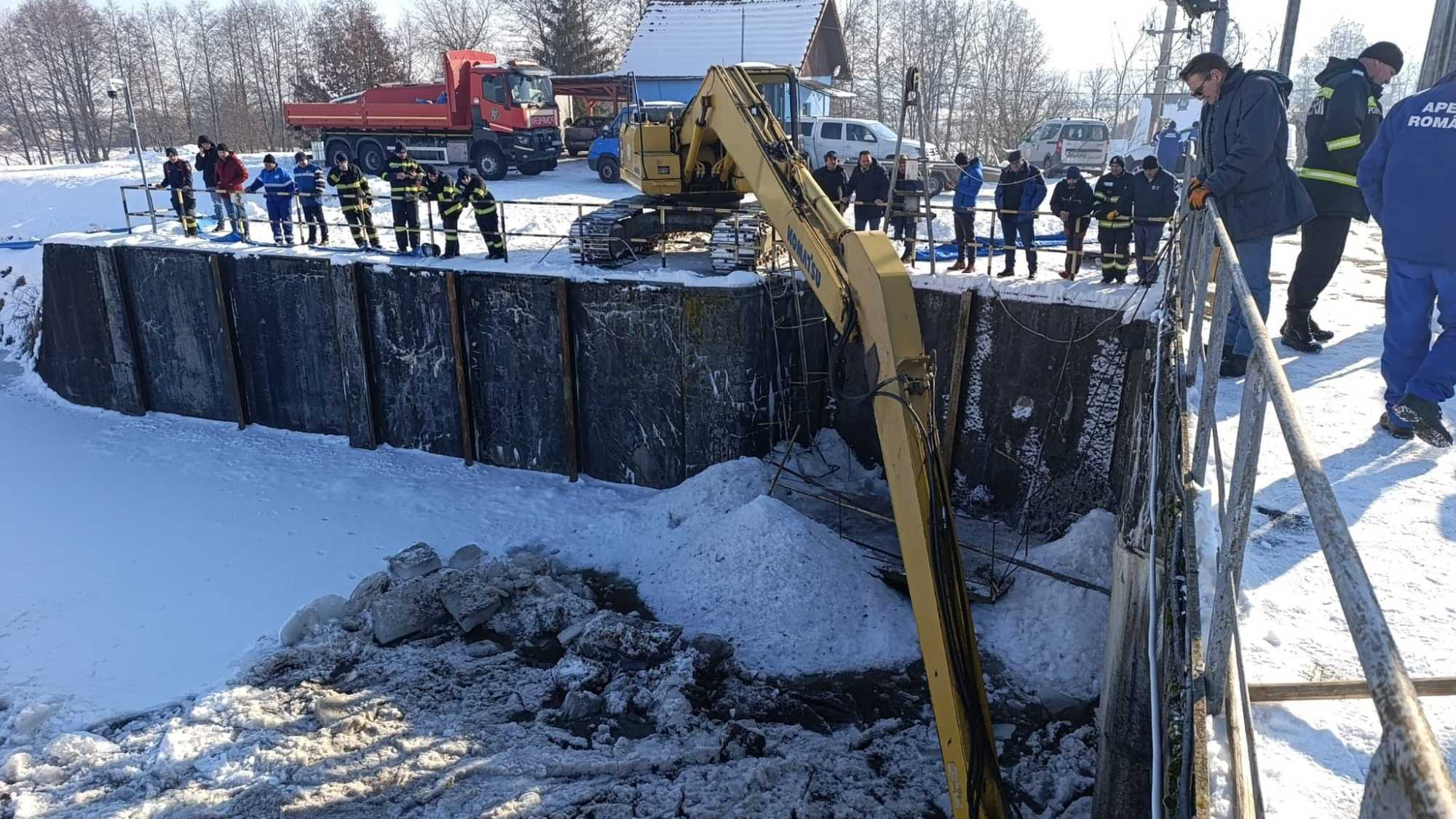Jégtorlasz a szászrégeni vízüzem előtti gátnál | Fotó: ABA Mures