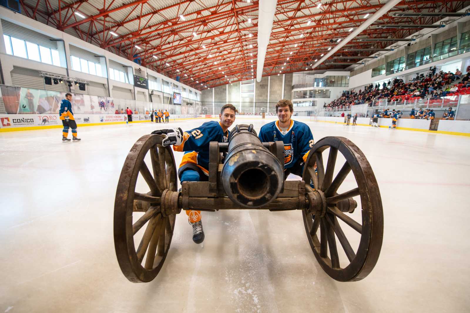 Van, mit ünnepelni. | Fotók: Háromszéki Ágyúsok