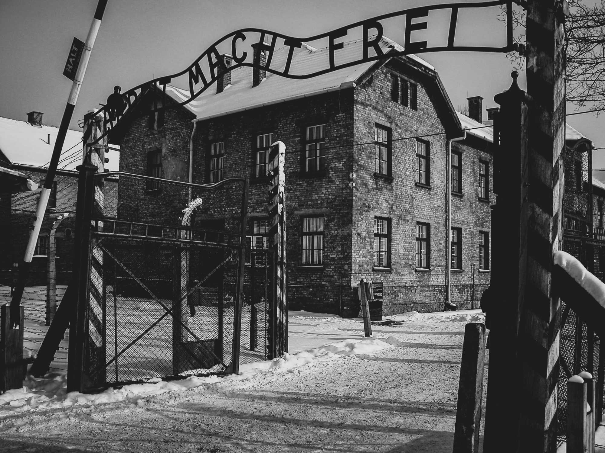 Az Auschwitz–Birkenau koncentrációs és megsemmisítő tábor 1945. január 27-i felszabadításának évfordulója a nemzetközi emléknap. | Fotók: Unsplash