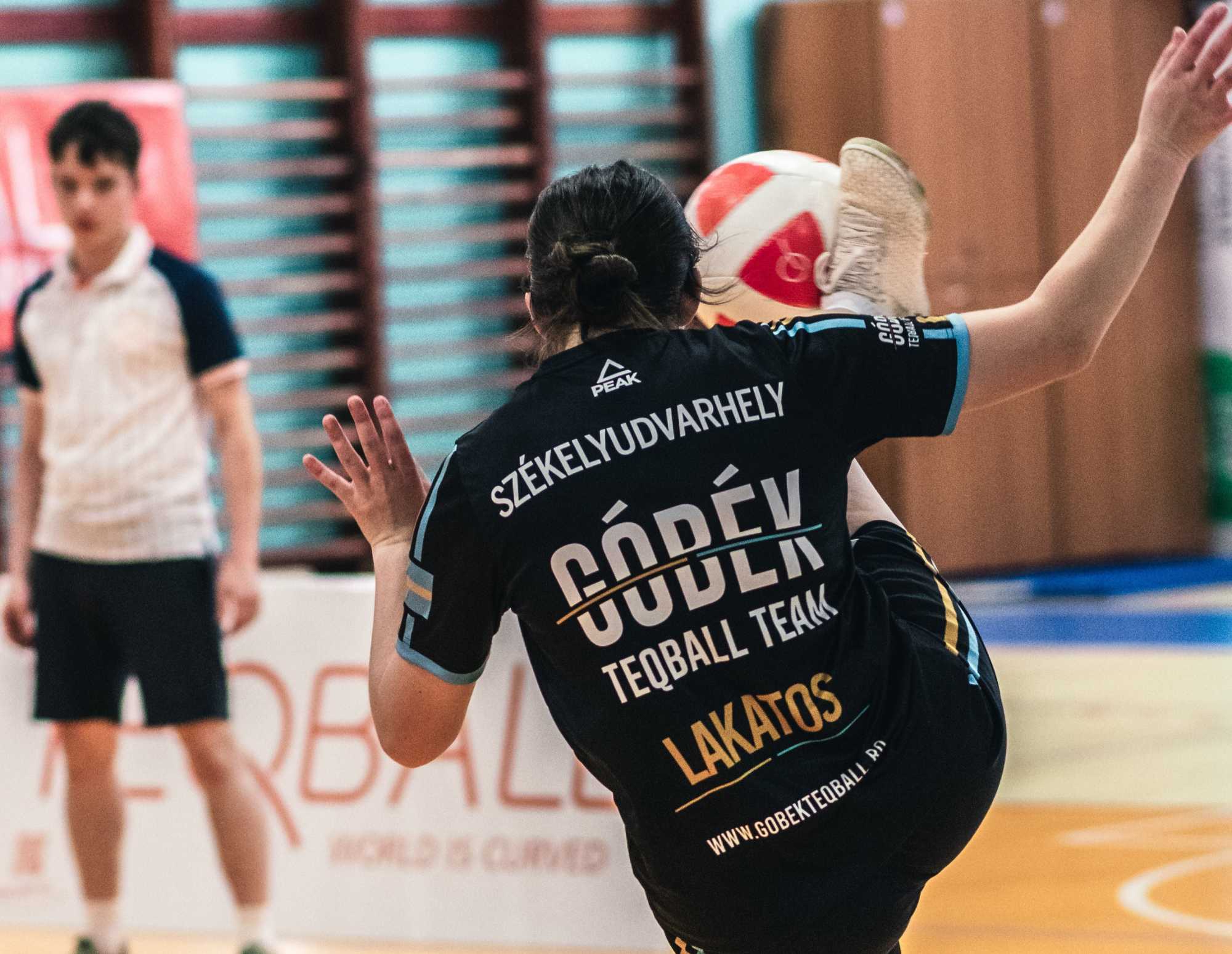 A teqballban találta meg a számításait