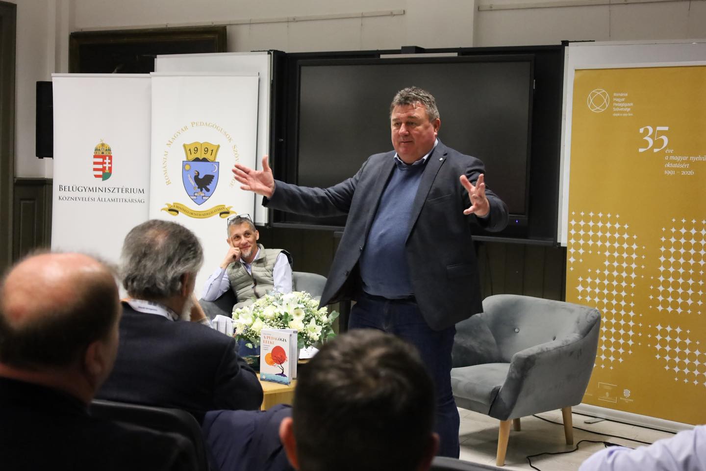 Vass Vilmos könyve nagy sikernek örvendett | Fotó: RMPSZ/Facebook