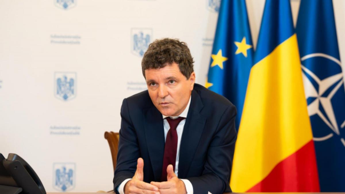 Mit lép az államfő a vezérkari főnök ügyében? Fotó: Defense Romania Facebook oldal