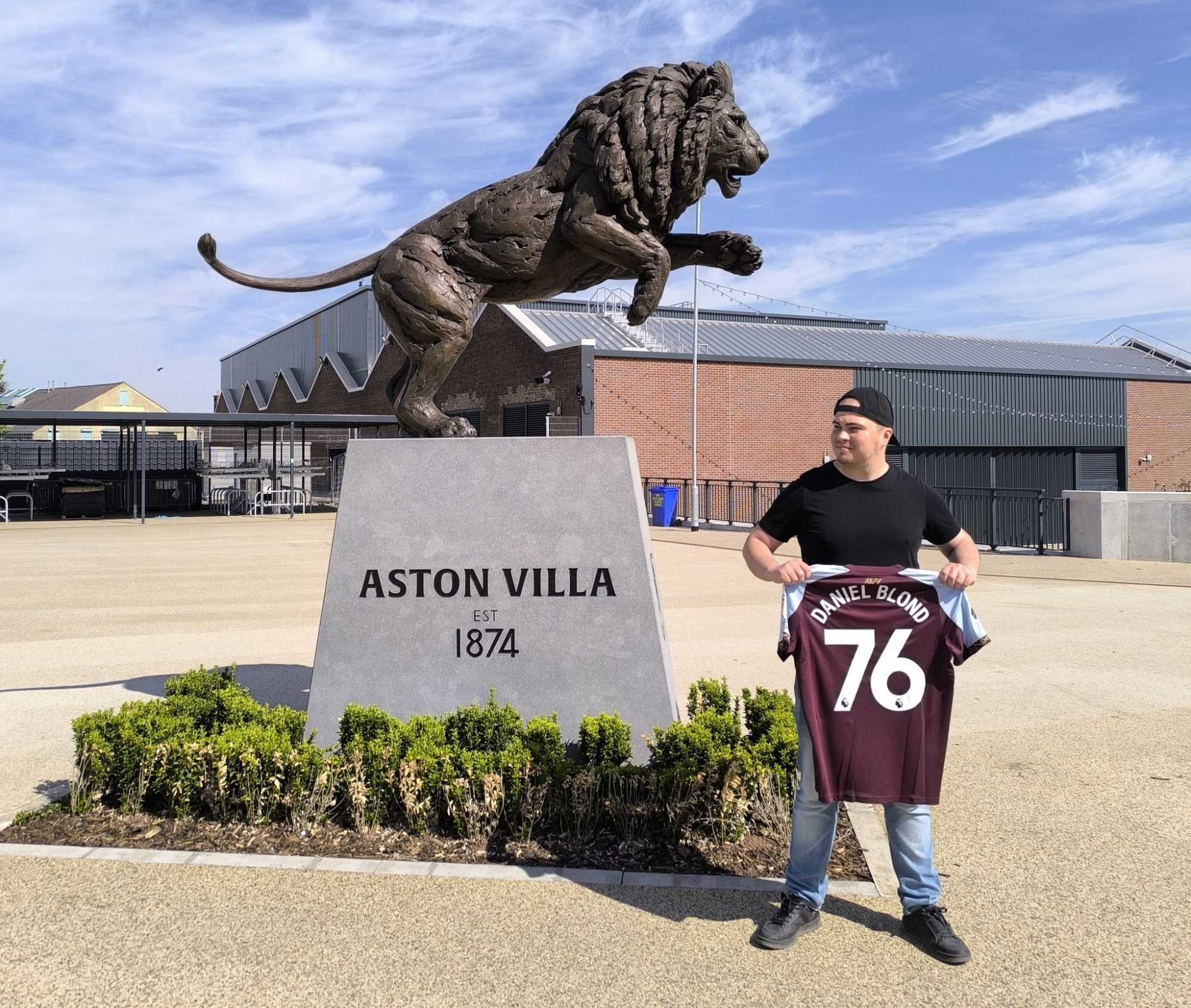 Látogatás az Aston Villa otthonánál.