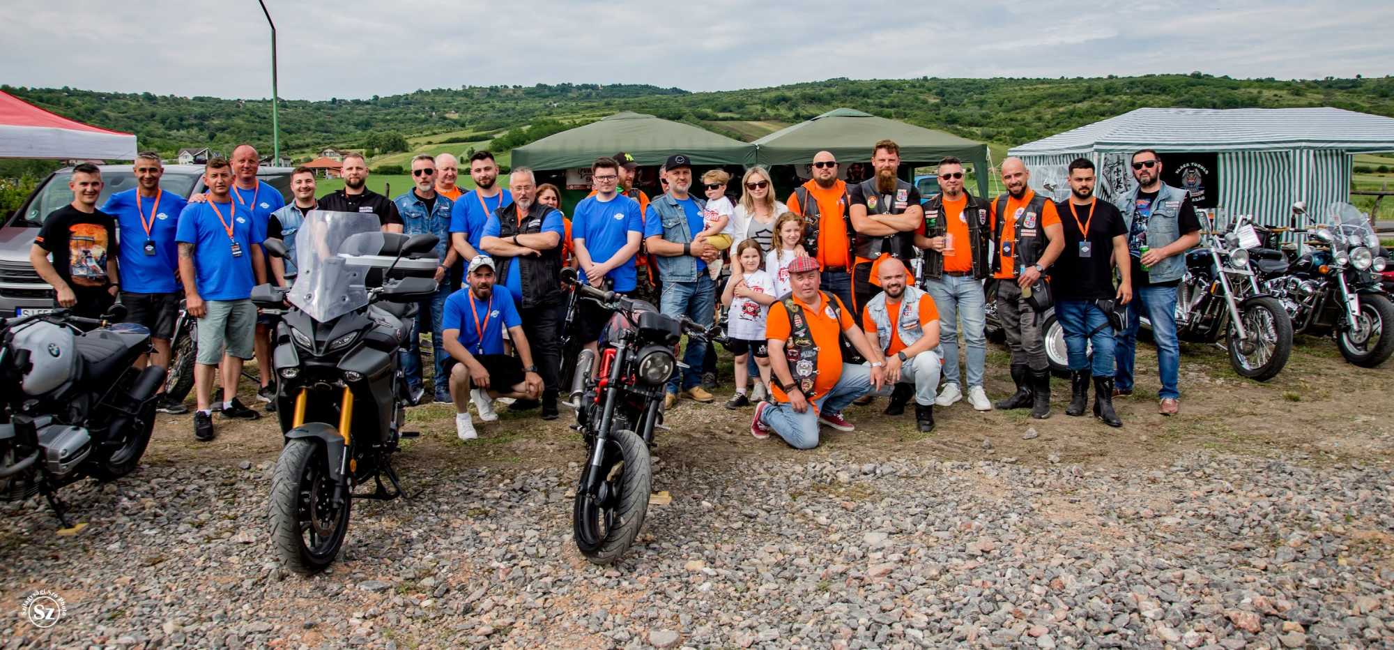 A helyi két motoros klub tagjai | Fotó: Kulcsár Mária