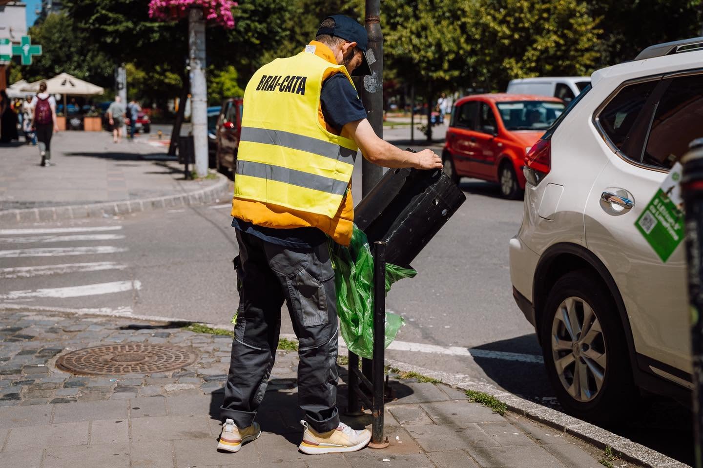 Alakul a városkép. Felszámolják a hetek alatt felhalmozódott szemetes részeket | Fotó: Soós Zoltán Facebook oldala
