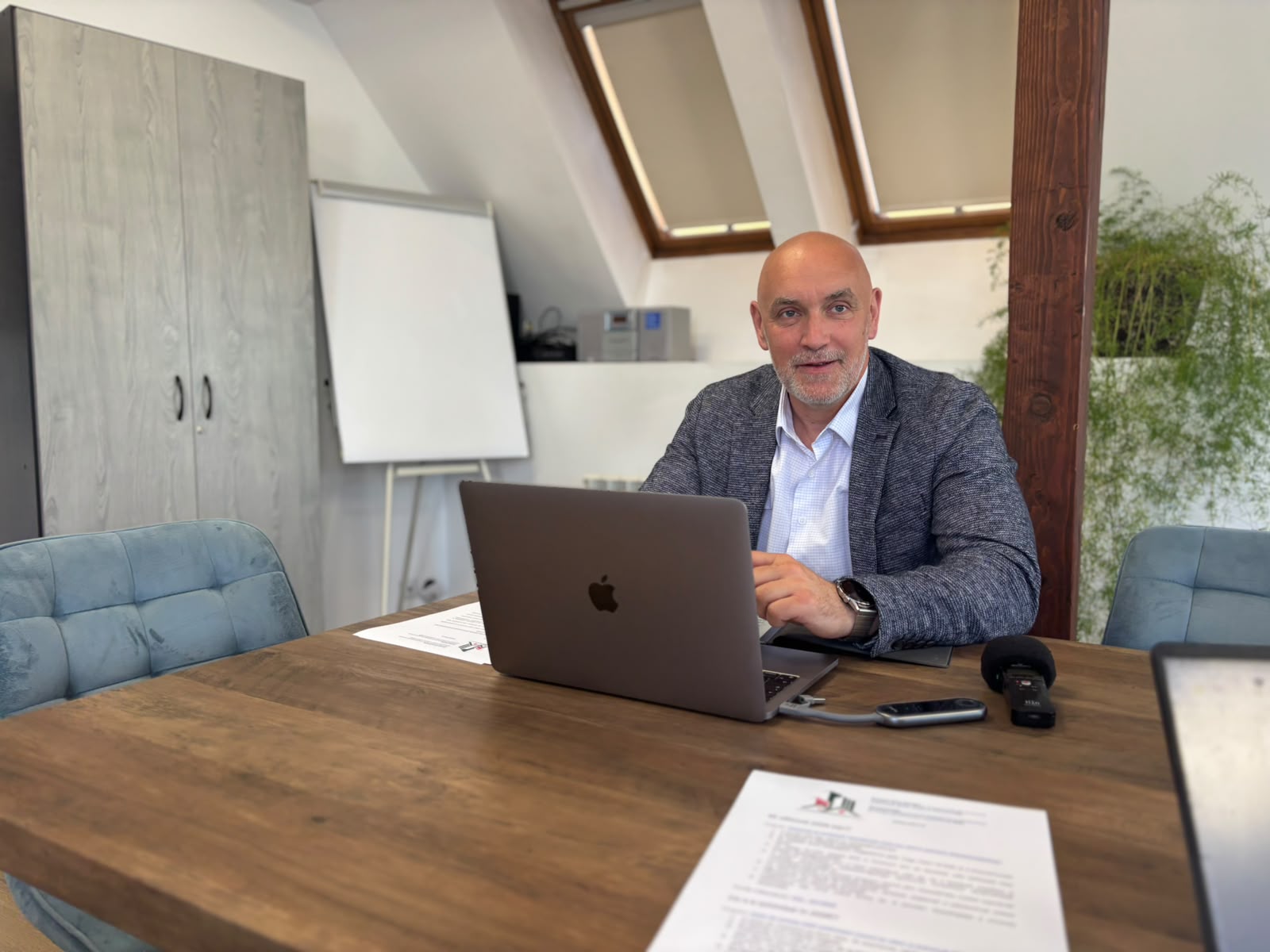 Édler András hansgúlyozta: a vállalkozásoknak megéri a kérvényezés | Fotó: Kovács Zsolt