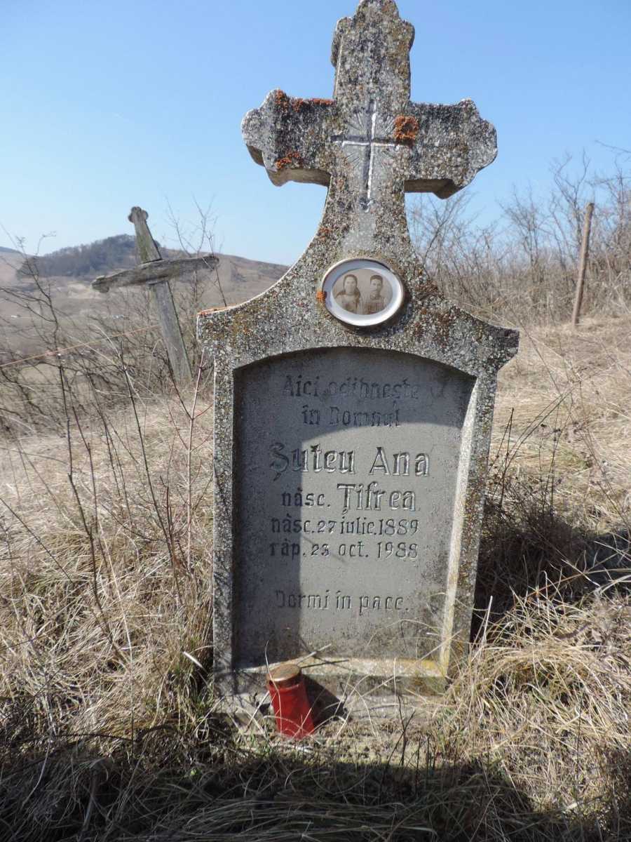 Șuteu Ion és Anica síremléke. | Fotó: Maros Megyei Múzeum Facebook oldala