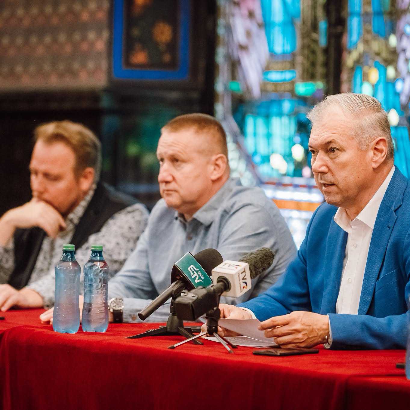 György Levente a Marosvásárhelyi Állami Filharmónia igazgatója, Mihai Porutiu a Iunona Egyesület képviselője, Péter Feren a Maros Megyei Tanács elnöke | Fotó: Péter Ferenc Facebook oldala