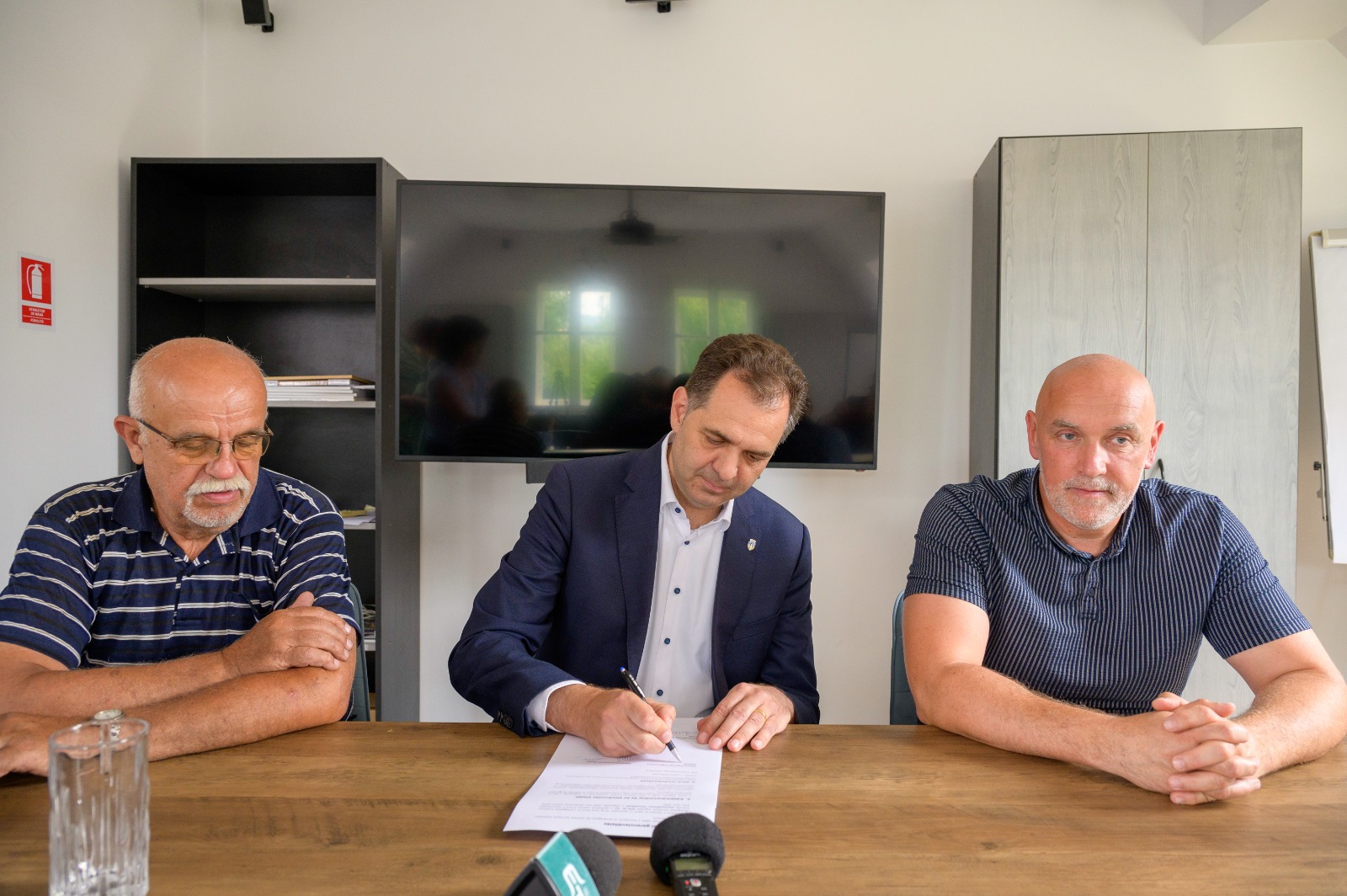 Aláírták a megállapodást | A szerzőf felvétele
