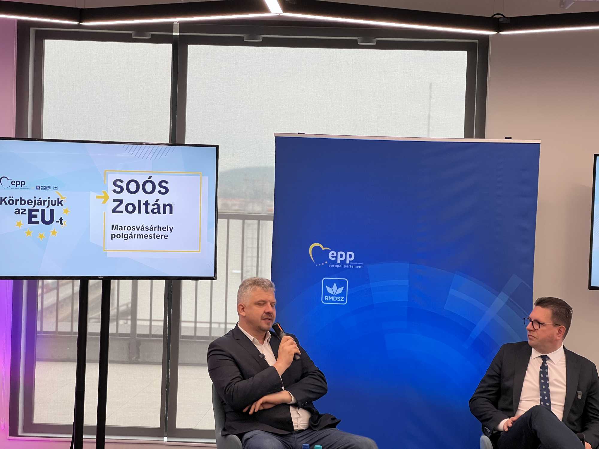 Soós Zoltán polgármester és Vincze Loránt a rendezvény házigazdája | Fotó: Rákóczi Kinga