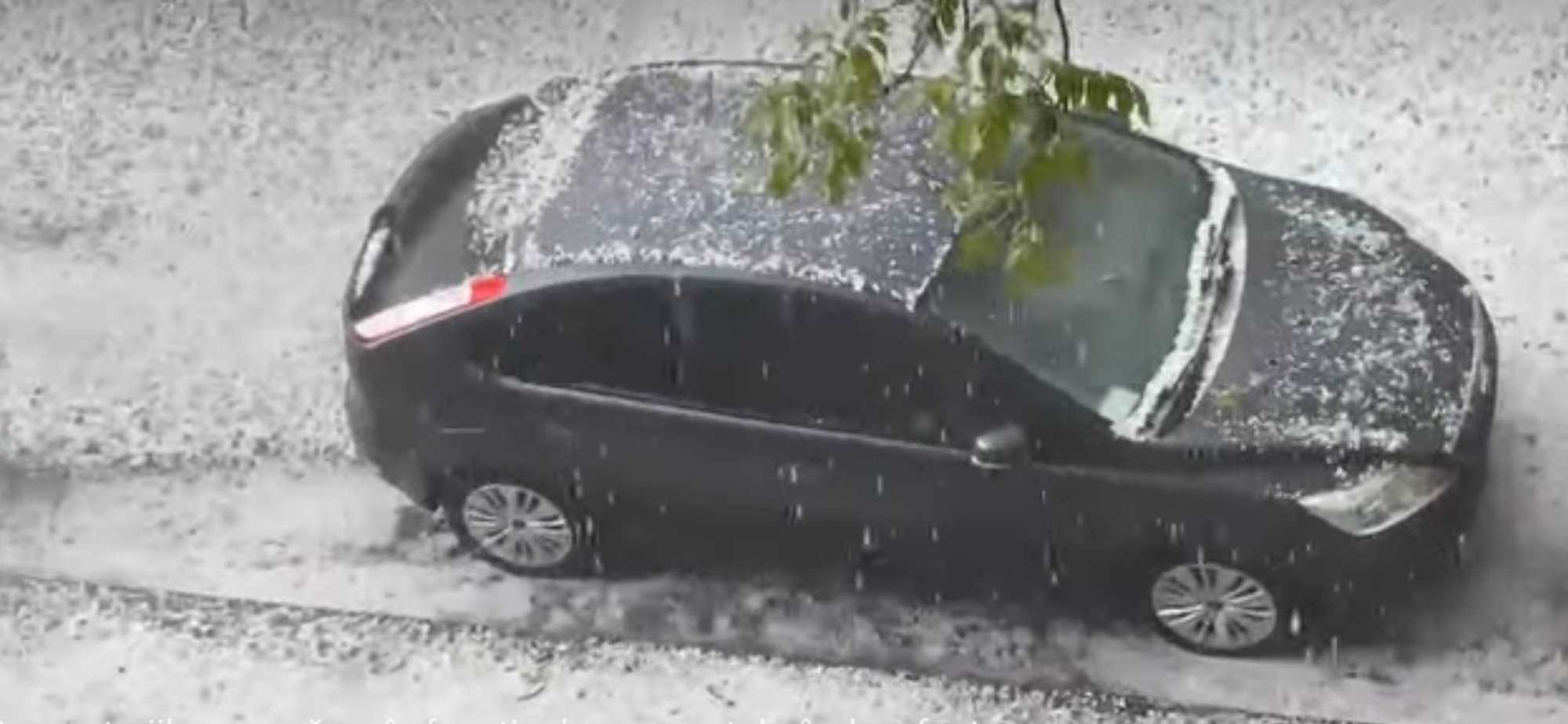 Szamosújváron tetemes mennyiségű jég hullt vasárnap. | Fotó: meteoplus/Facebook