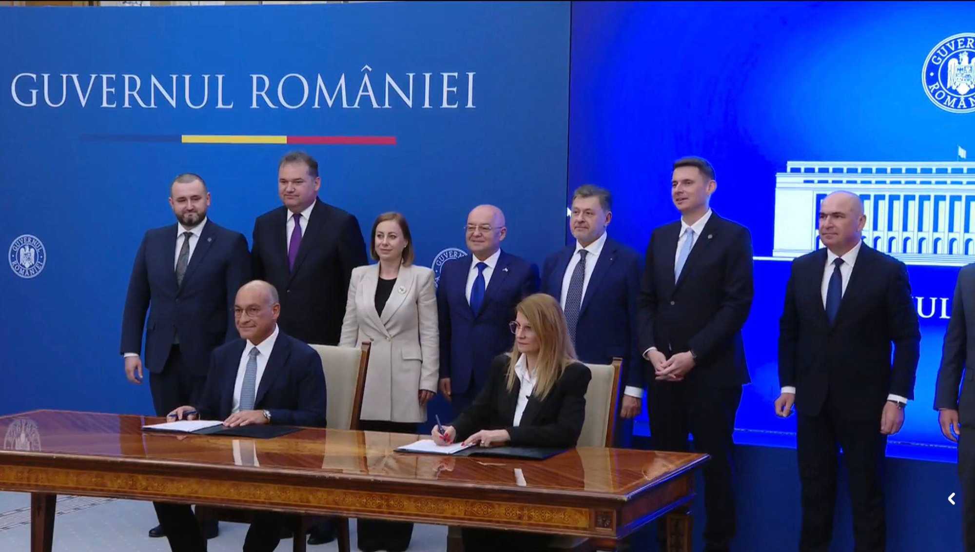 Aláírták a kivitelezési szerződést. | Fotó: RMDSZ