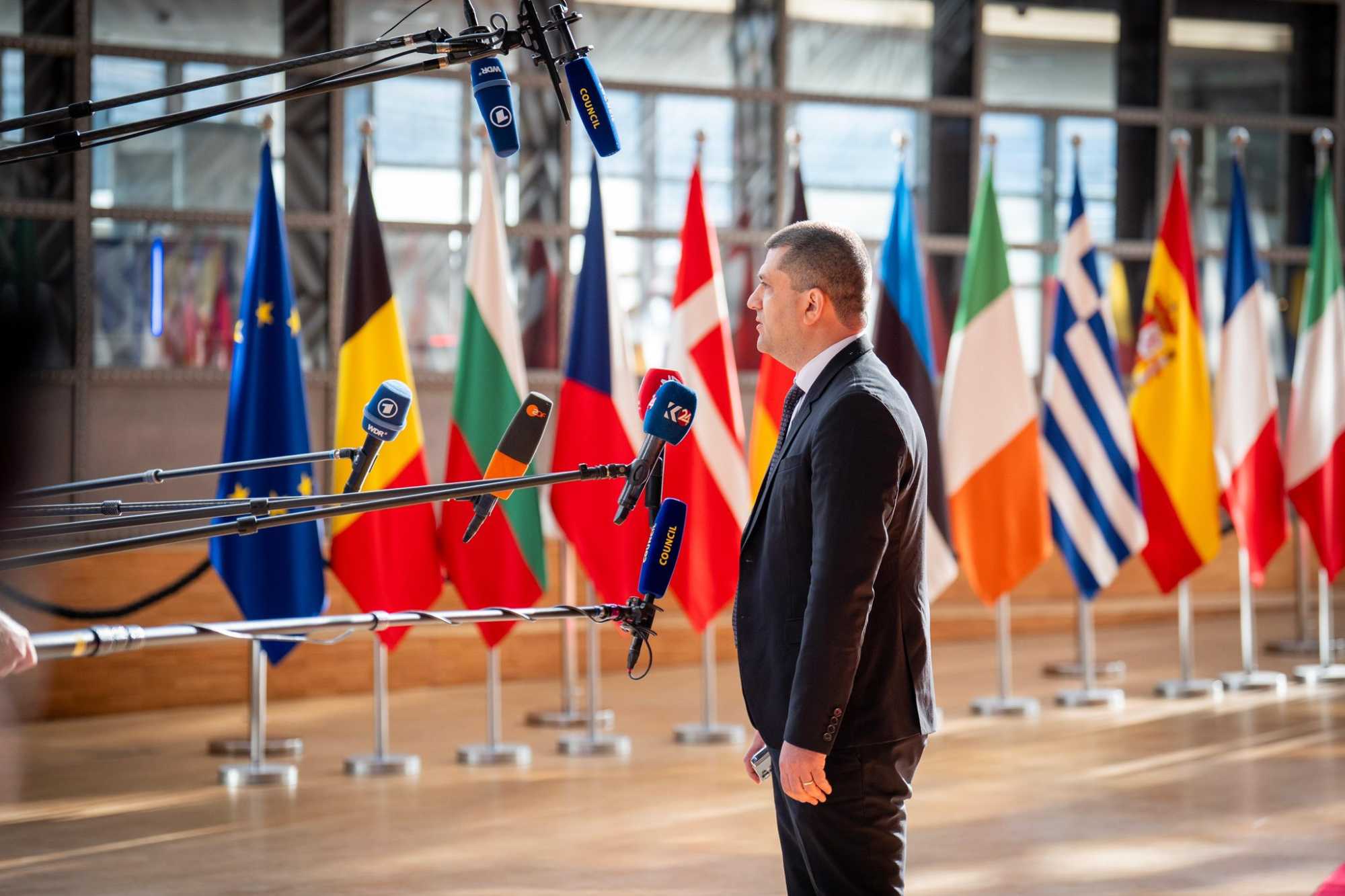 Radu Miruță védelmi miniszter korábbi nyilatkozata szerint a négy hónapos kiképzés után a fiatalok több lehetőség közül választhatnának Fotó: Radu Miruță Facebook oldala 
