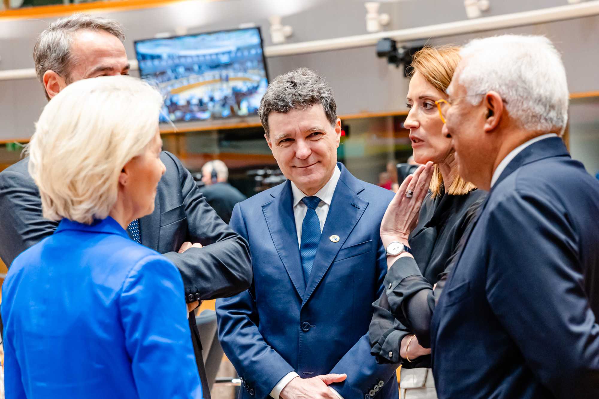 Roberta Metsolával, Ursula von der Leyennel és más uniós vezetőkkel is találkozott | Fotó: presidency.ro