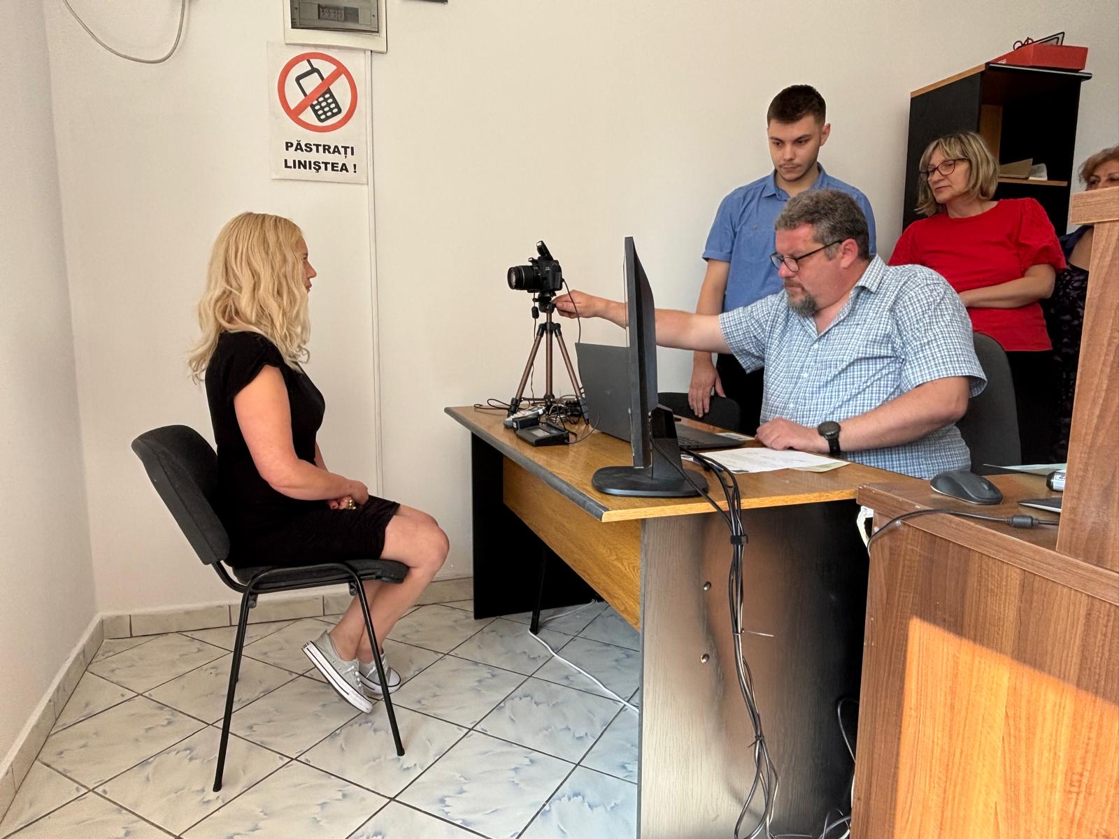 Kovászna megye öt városában és három községében készítenek igazolványt | Fotó: Kovács Zsolt