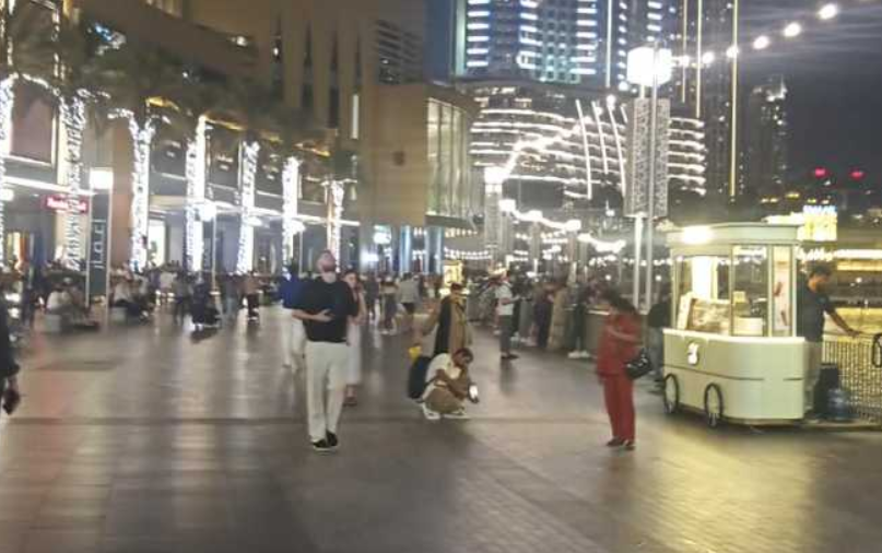 Zajlik az élet Dubajban | Olvasónk felvételei