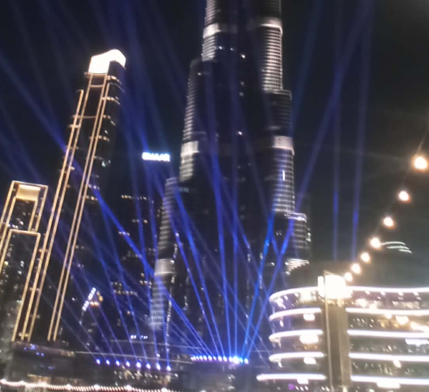 A díszkivilágítás továbbra is működik