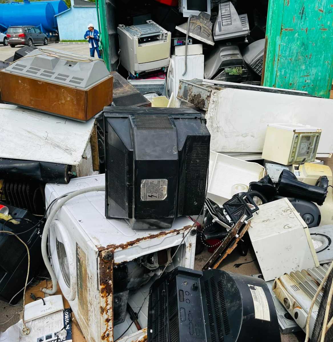 Az elektronikai hulladékot is ekkor szállítják el | Fotó: Tega