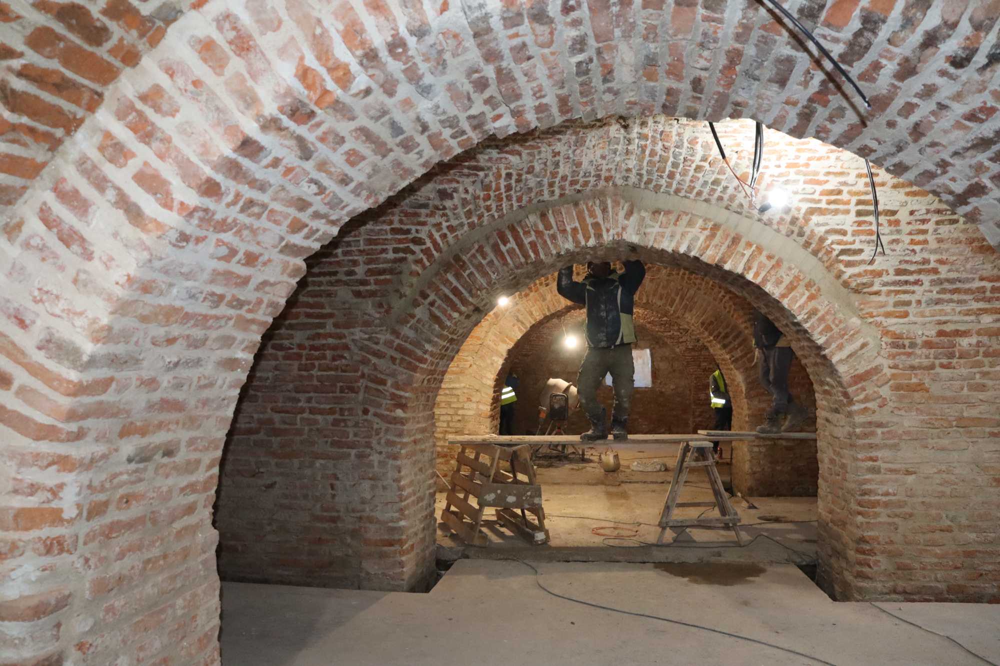 Az alagsorral hamarosan végeznek | Fotó: Kulcsár Mária