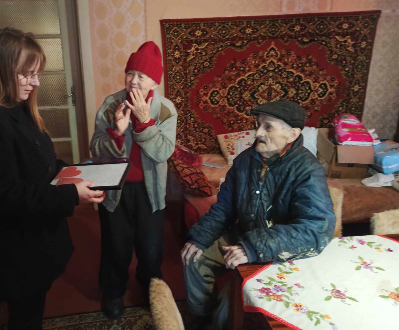 Igyekeznek gondoskodni az itthon maradt idősekről.