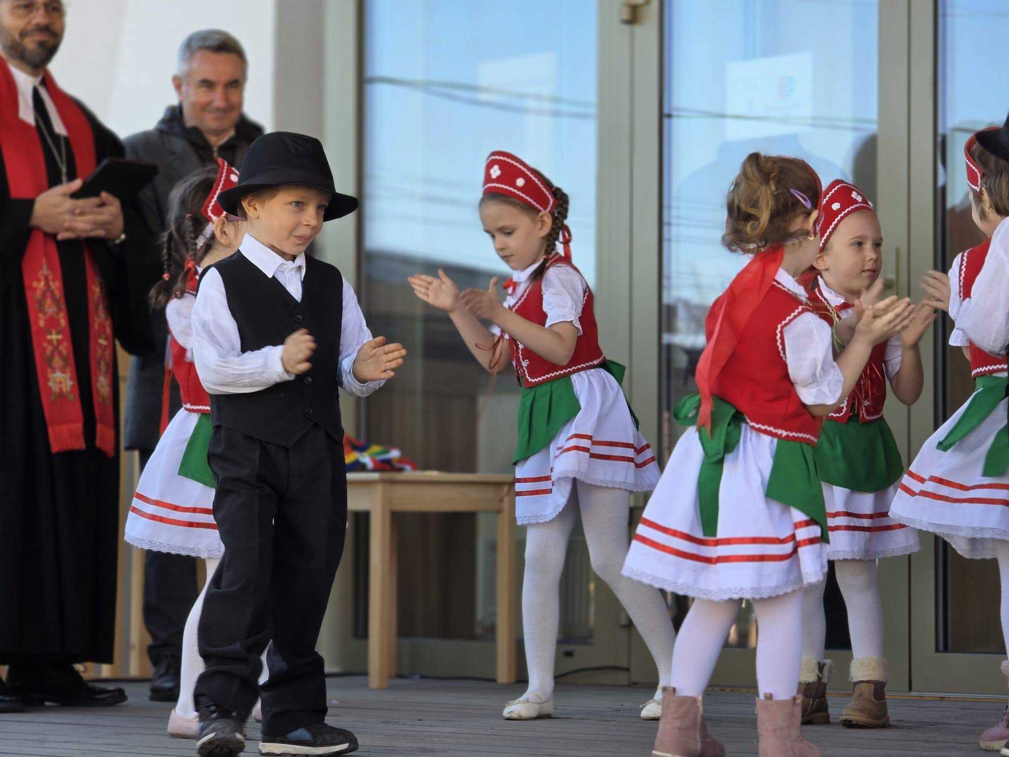 Jelentős pillanat a helyi magyar közösség életében | Fotó: Romániai Evangélikus - Lutheránus Egyház - www.evangelikus.ro/Facebook