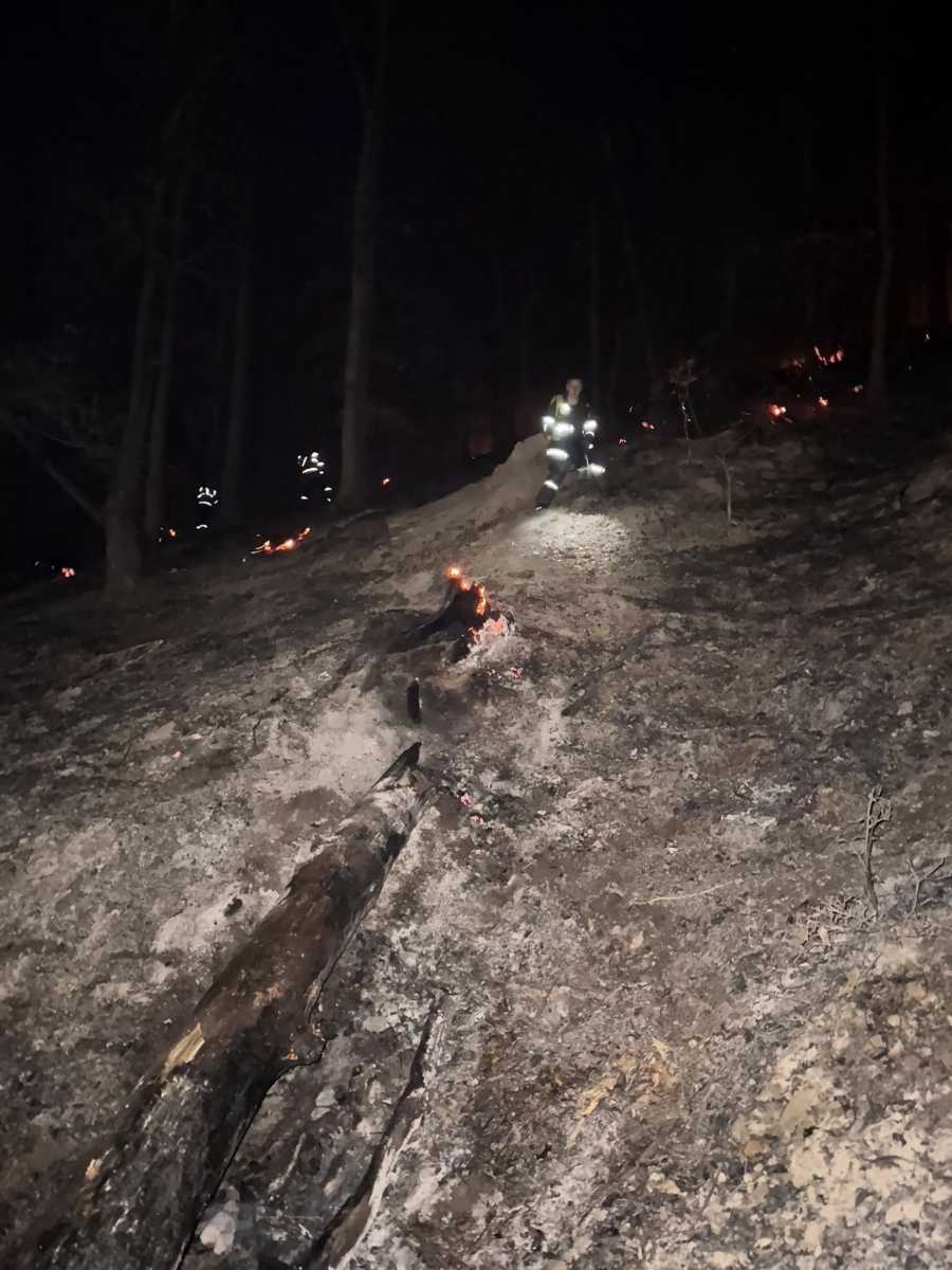 Késő estére nagyrészt eloltották a tüzet.