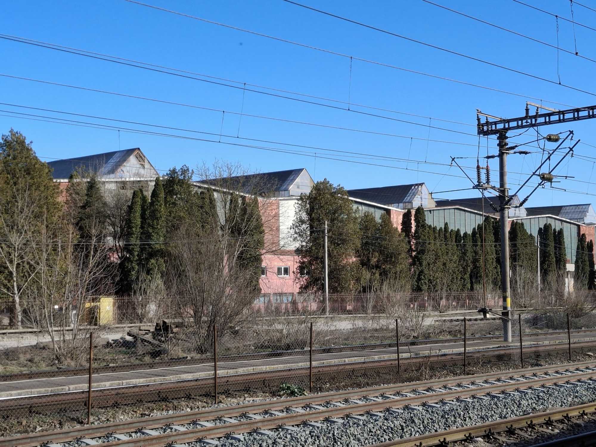 Látott már szebb napokat a gyár | Fotó: Basa Emese