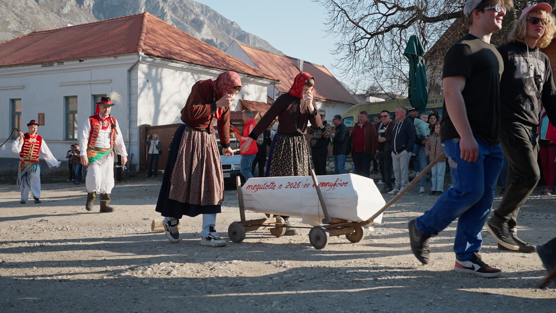 Erdély legjei: a torockói farsangtemetés