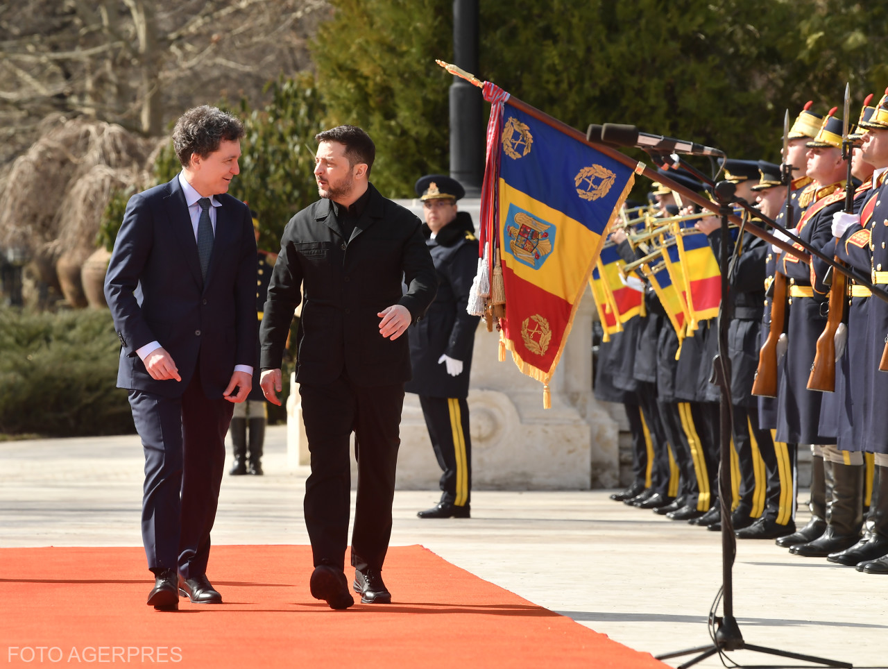 Energia- és védelmi ipari együttműködésről is tárgyalnak a napirend szerint. 