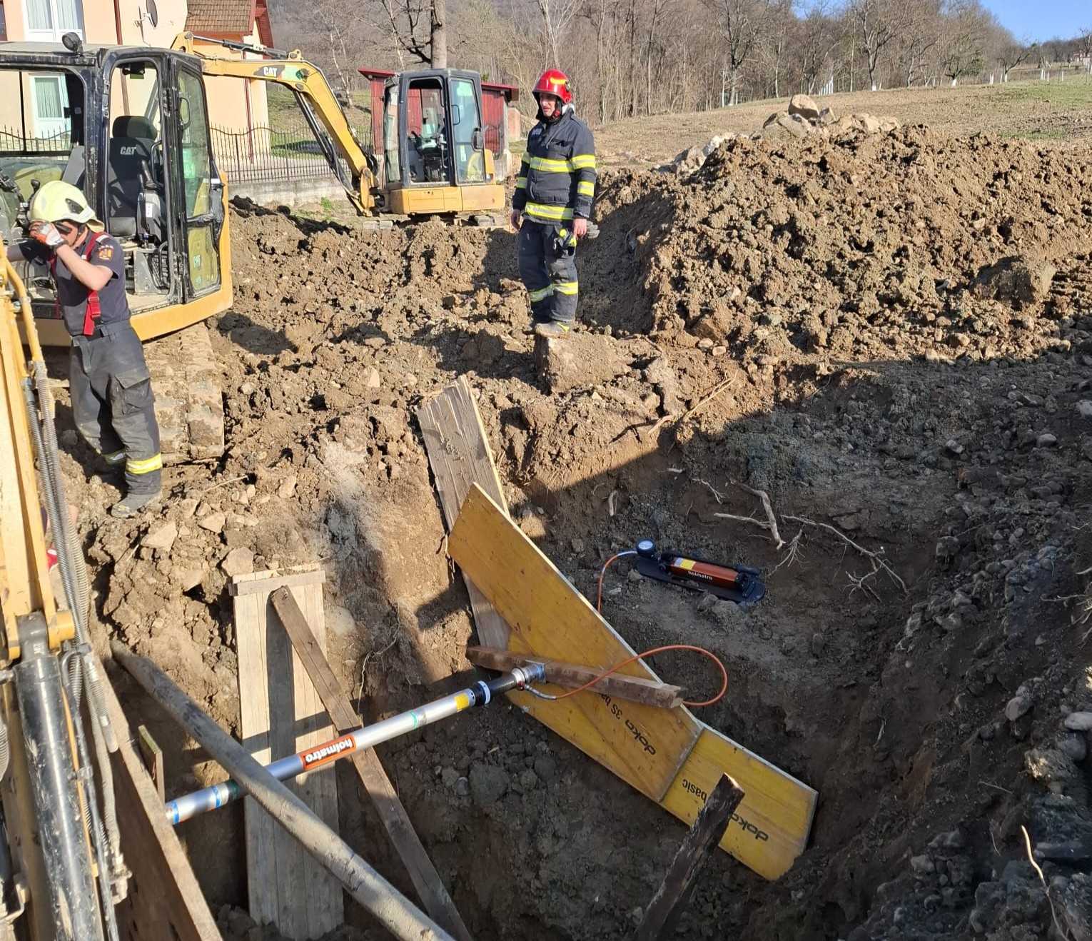 Tűzoltók siettek a helyszínre, hogy megmentsék | Fotó: ISU Satu Mare
